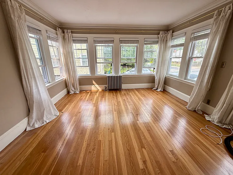 331 Lowell Ave #1 — Photo 2