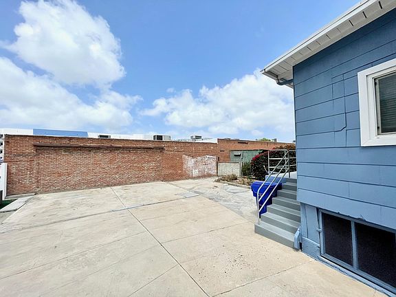 4th image of 2146 Columbia St