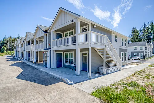 Harborton Apartments Photo 1
