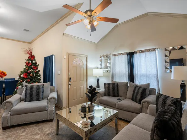 1541 3rd St, Hempstead, TX 77445