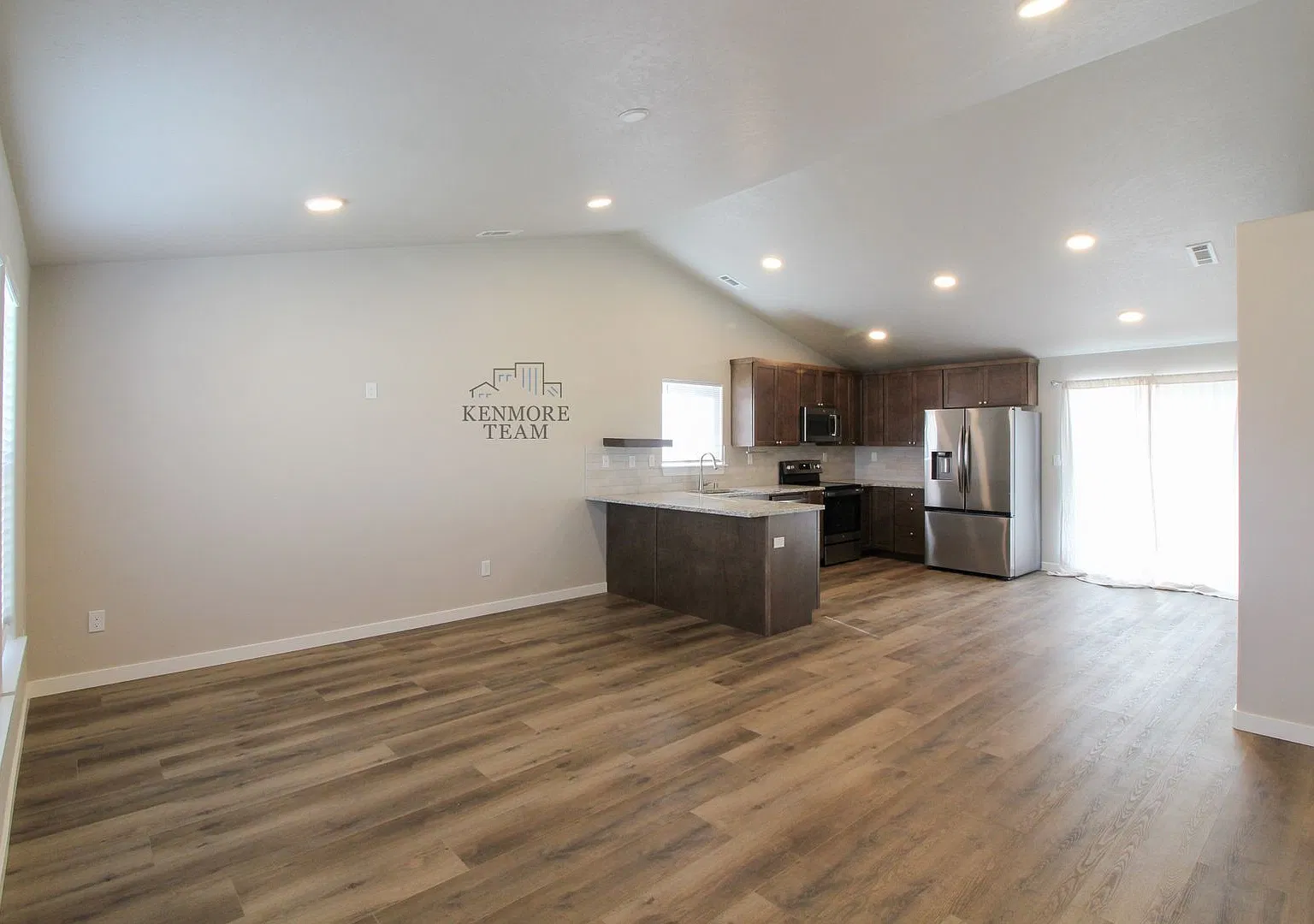 3 Bedroom, 2 Bath Home in Pasco — Photo 2