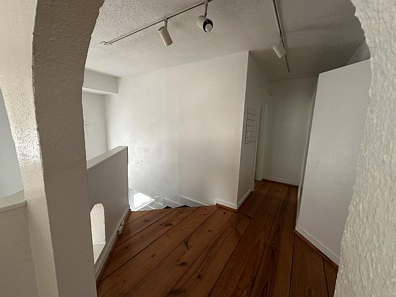 5th image of 1601 Francis St APT A