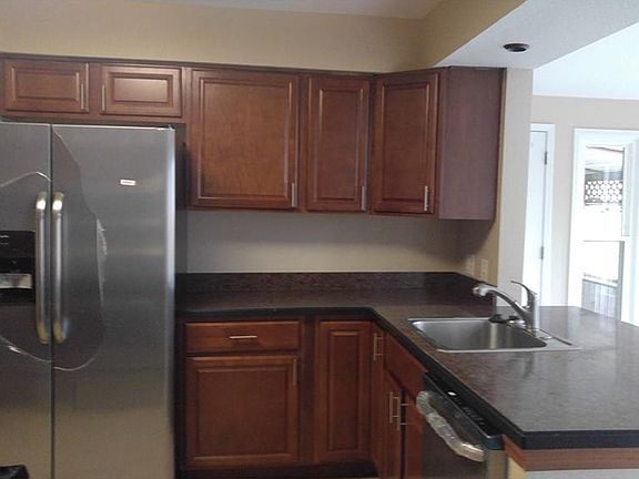 4th image of 160 Edgewood Dr