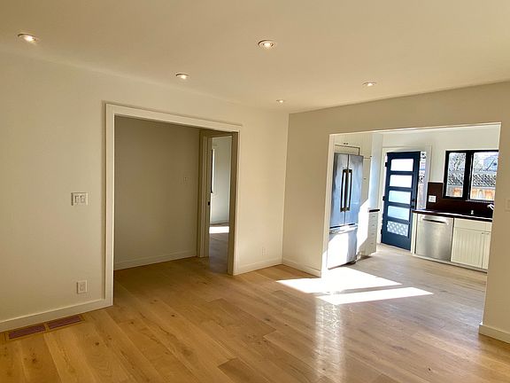 5th image of 112 Chester St