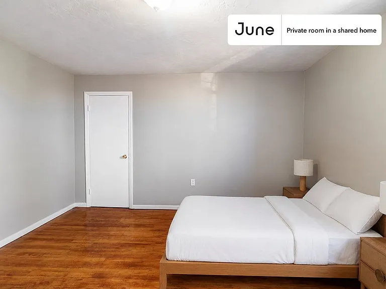 14 Bacon St #D — Photo 1