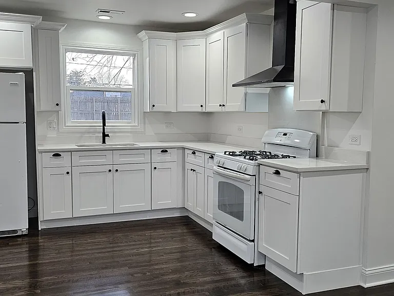 11712 S Harding Ave — Photo 12