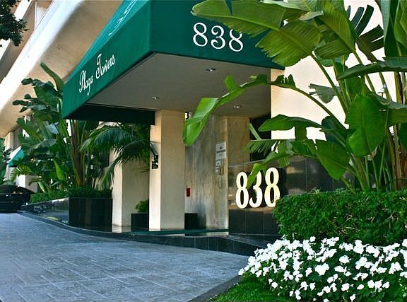 2nd image of 838 N Doheny Dr APT 307