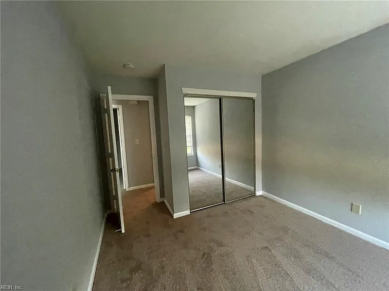 614 Waters Dr — Photo 14