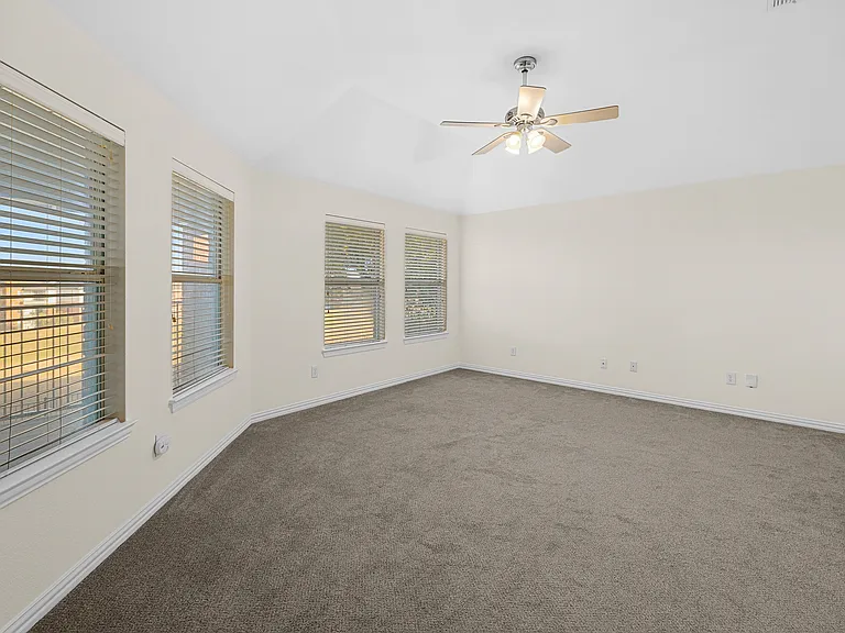 9720 Zembriski Dr — Photo 27