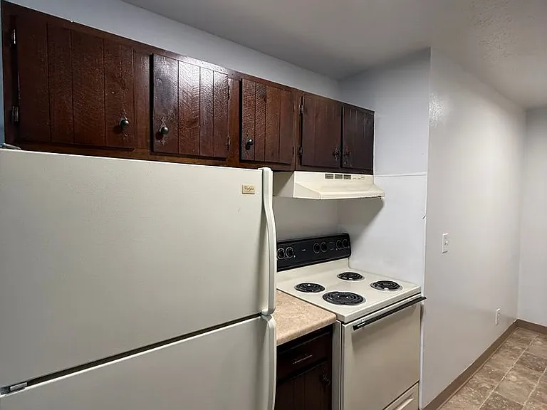 Crossroad Apartments — Photo 16