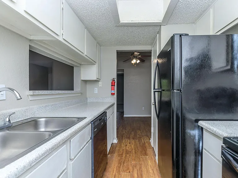 Villas at Alameda — Photo 37