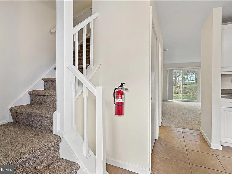 23 Sycamore Ct — Photo 3