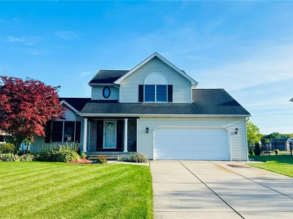 2800 Driftwood Dr, Niagara Falls, NY 14304