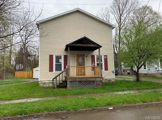 58 Mechanic St, Gowanda, NY 14070