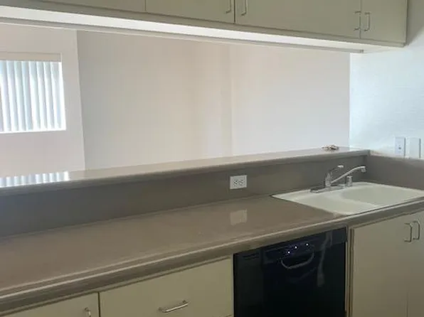 940 Westmount Dr, West Hollywood, CA 90069