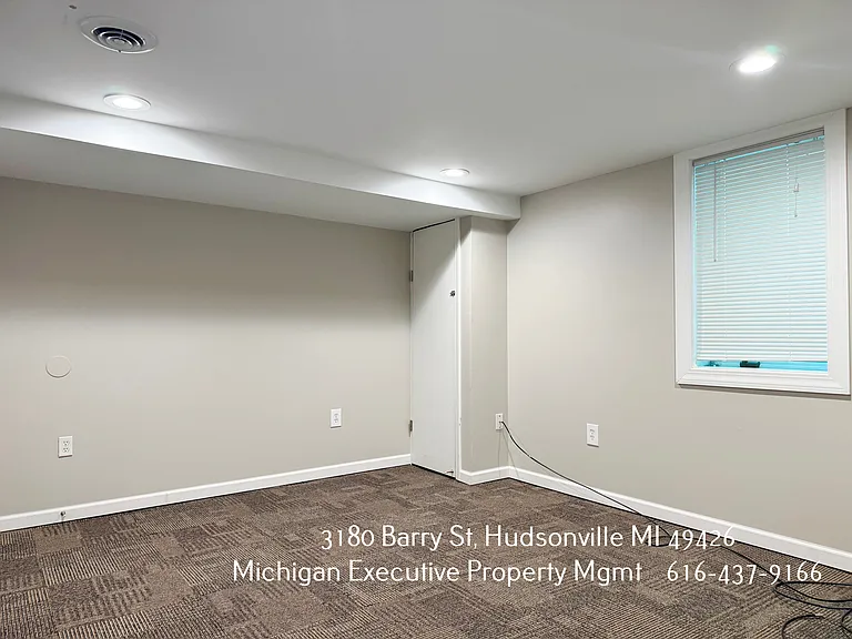 3180 Barry St — Photo 24