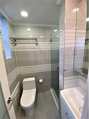 Sold by Dom Realty | media 12