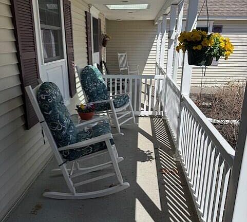 4th image of 9 Hampton Glen Drive #3