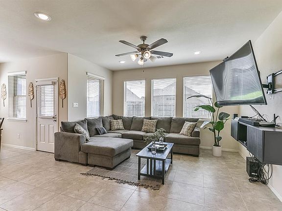 5th image of 2844 Allesia Ln