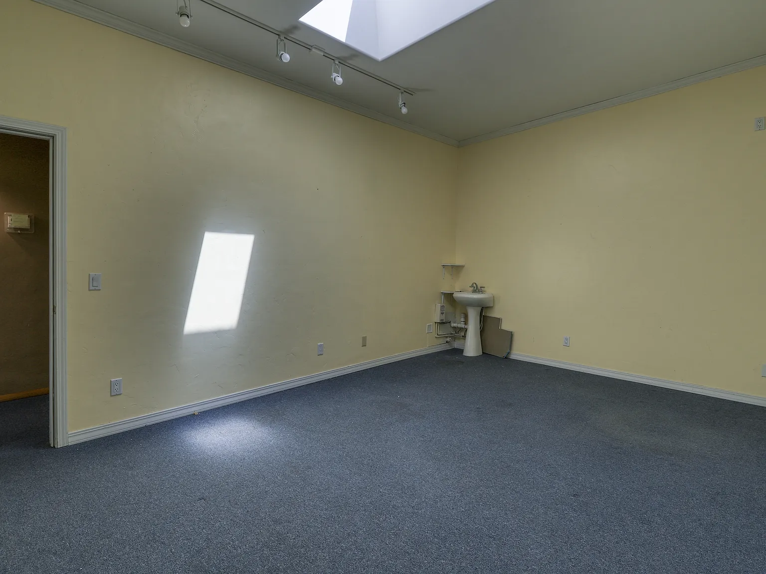 450 Lewis Street - C8C - 3C — Photo 3