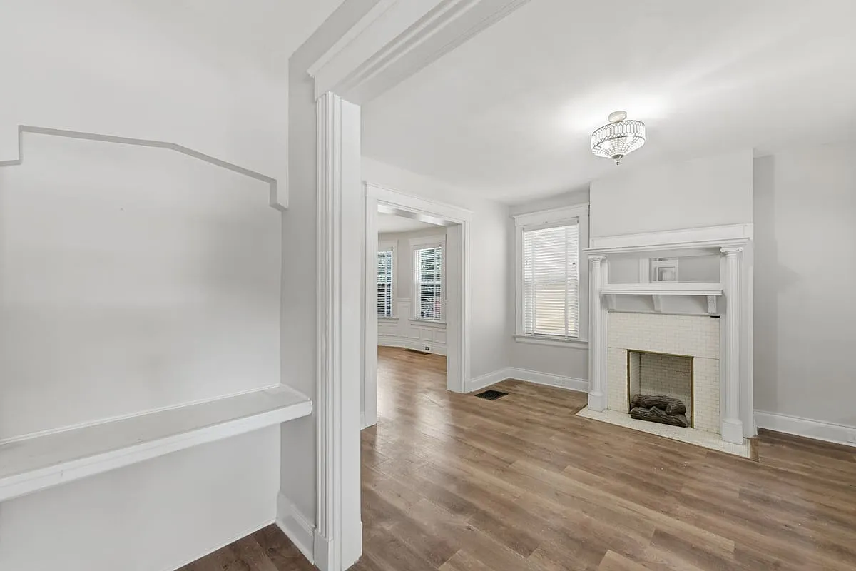 344 Helen St Unit 1 — Photo 3