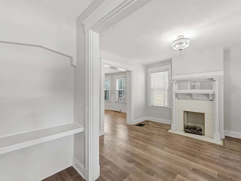344 Helen St #1 — Photo 3