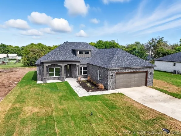 16103 E Oklahoma Pl, Tulsa, OK 74116