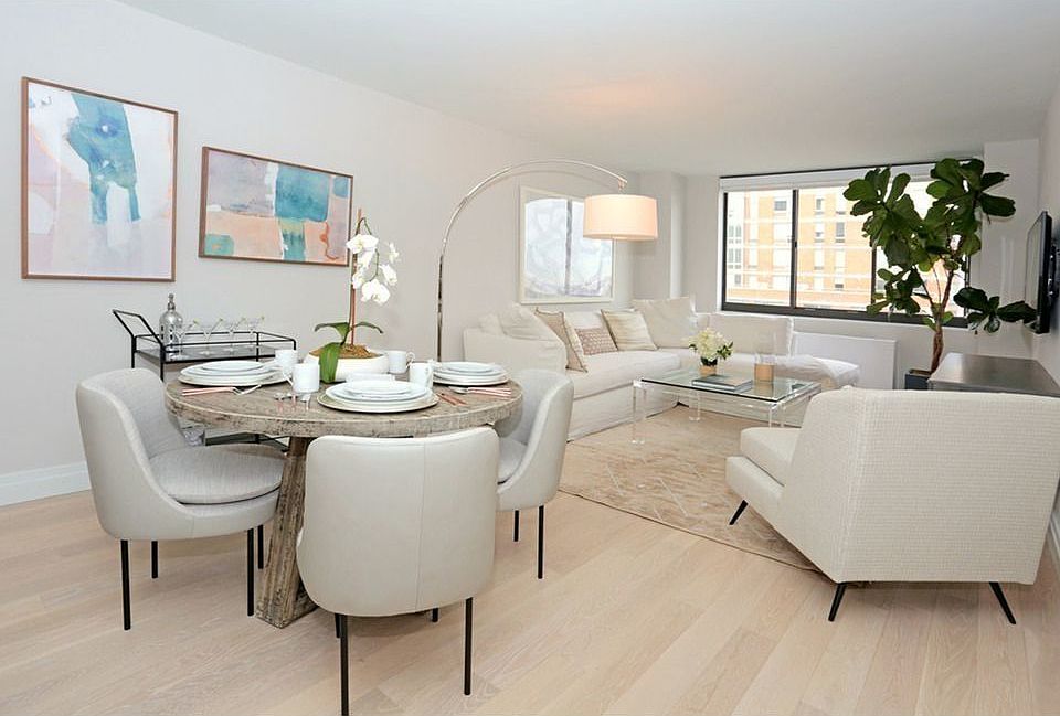 1st image of 140 E 95th St #21D
