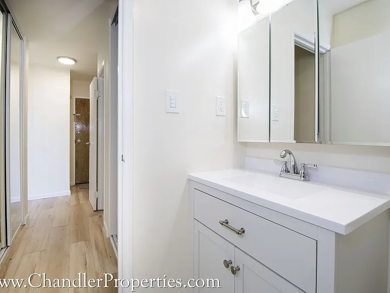 60 Parkridge Dr — Photo 10