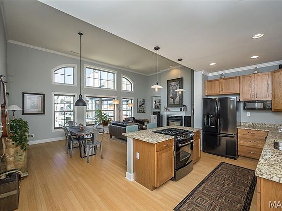 4th image of 2211 S Grand Blvd APT 307