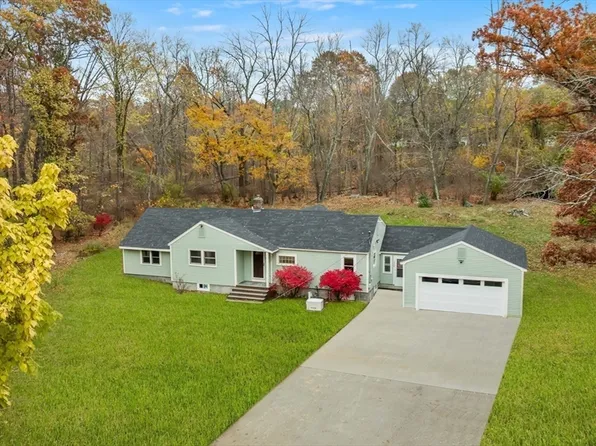 322 River Rd, Andover, MA 01810