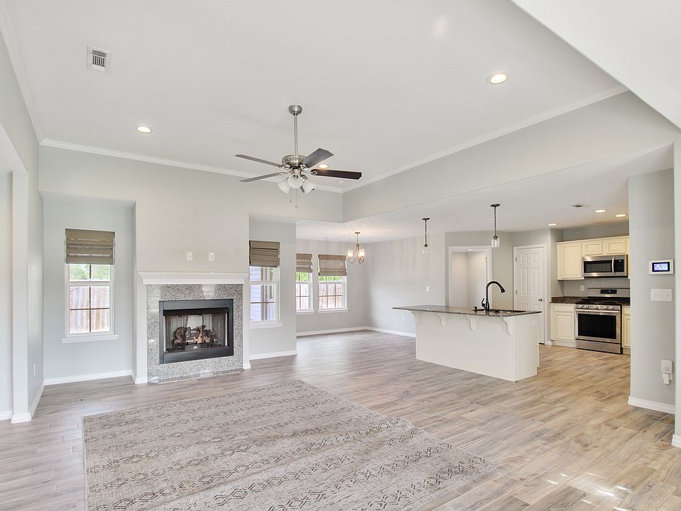 1st image of 1375 William Ct