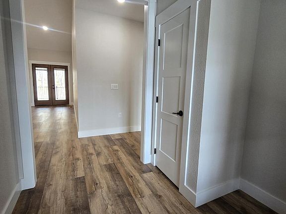 5th image of 908 Evelyn Private Rd