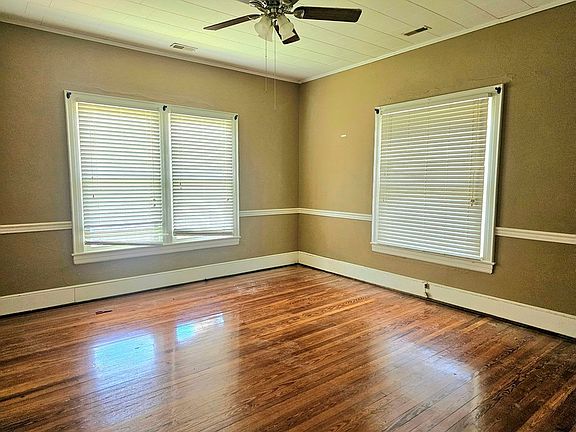 21st image of 156 Claude Ln