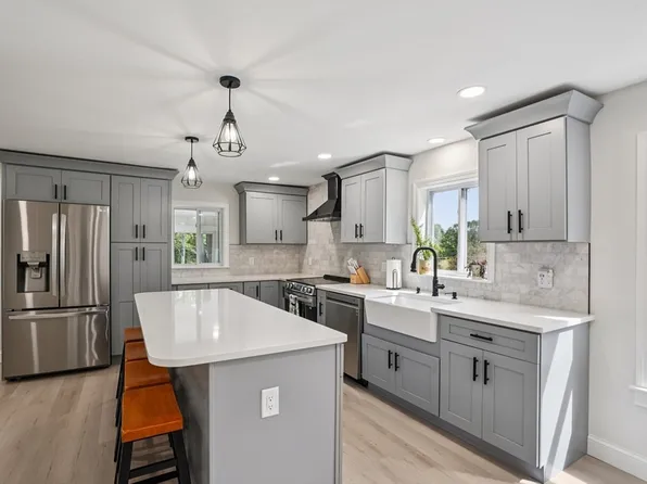 44 Richardson Corner Rd, Charlton, MA 01507