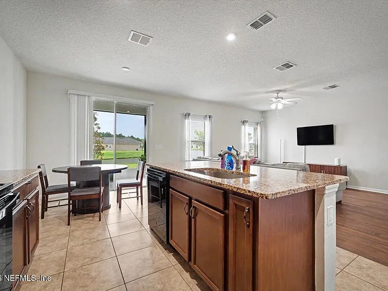 11443 Tiburon Dr — Photo 10