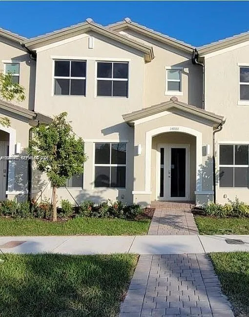 3 bed, 2.5 bath, 1460 sqft, $2,450 — Photo 1