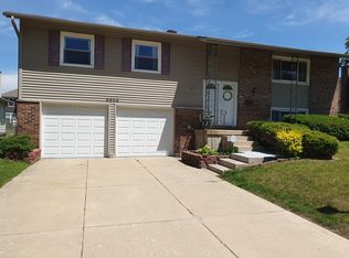 3535 Treaty Ln, Hoffman Estates, IL 60192