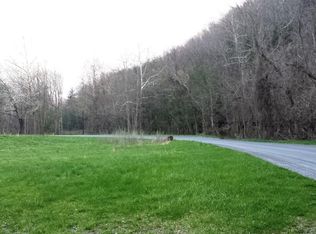 Clayton Rd, Alderson, WV 24910