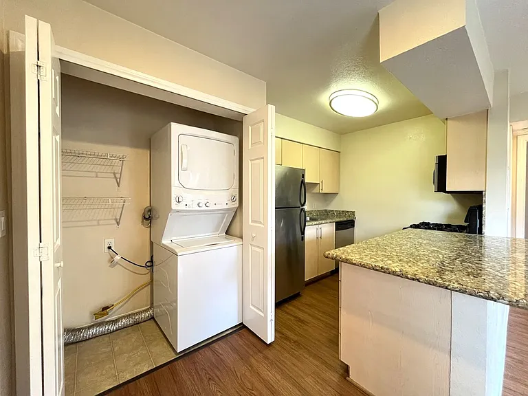 2160 Highpointe Dr #112 — Photo 10