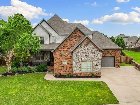 4602 Willowridge Way, Rogers, AR 72758
