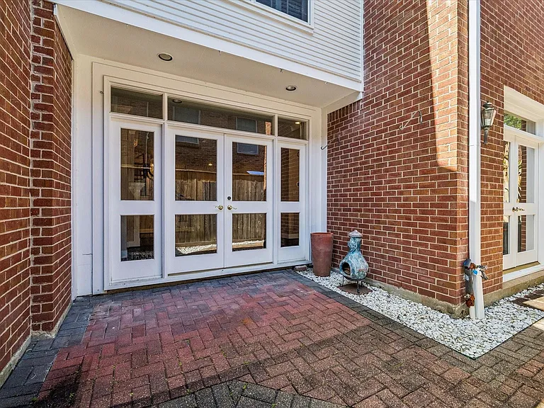 2732 Mid Ln — Photo 9