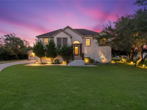 422 Spanishwoods Dr, Rockport, TX 78382