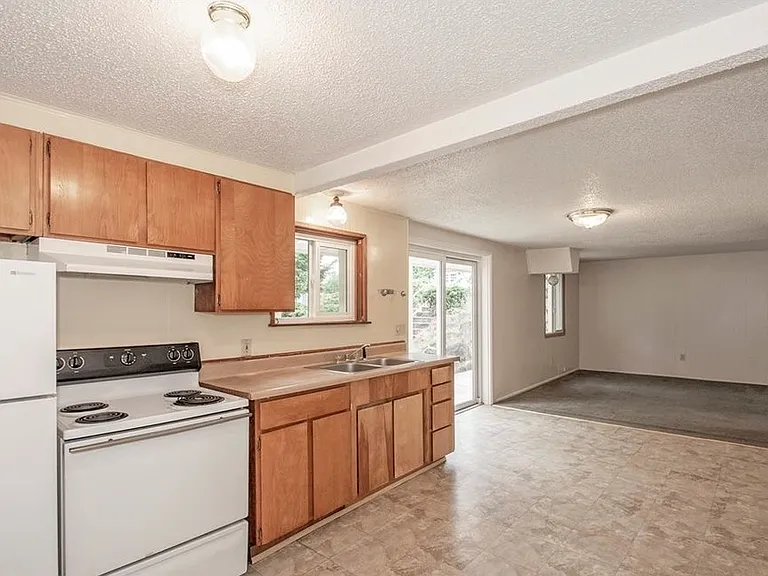 1308 Madison Ave NW #2 — Photo 4