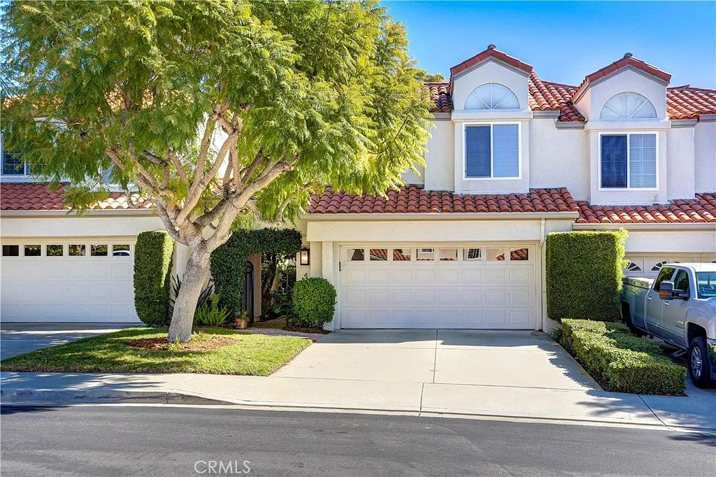 3 bed, 2.5 bath, 2096 sqft, $7,000 — Photo 1
