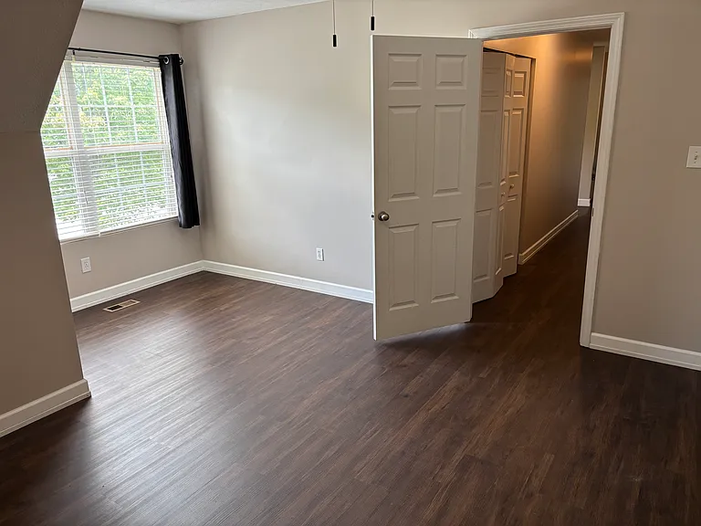 4460 Oakbank Ln — Photo 11