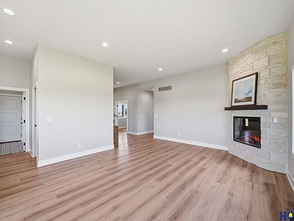5th image of 17450 SW 37th St