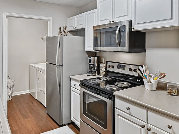 3rd image of 366 Richland Ave #4B-2Ba