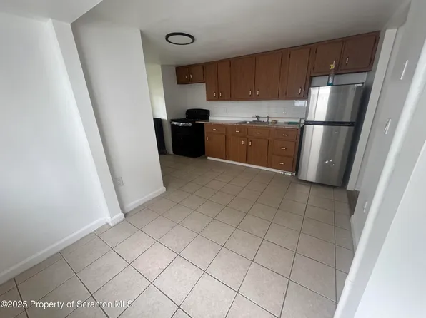 360 N Hyde Park Ave, Scranton, PA 18504