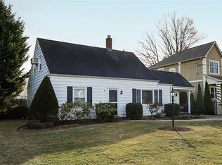 223 Fairfield Ave, Carle Place, NY 11514